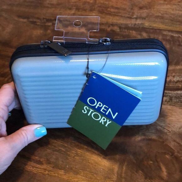 COPY 4-Open Story Hardside Mini Luggage Case -Sage Green, NWT - Picture 1 of 12